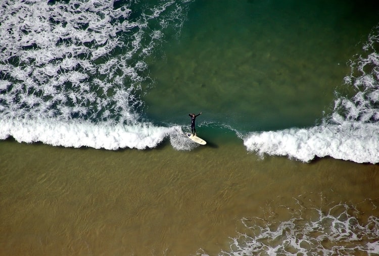 surfer point break