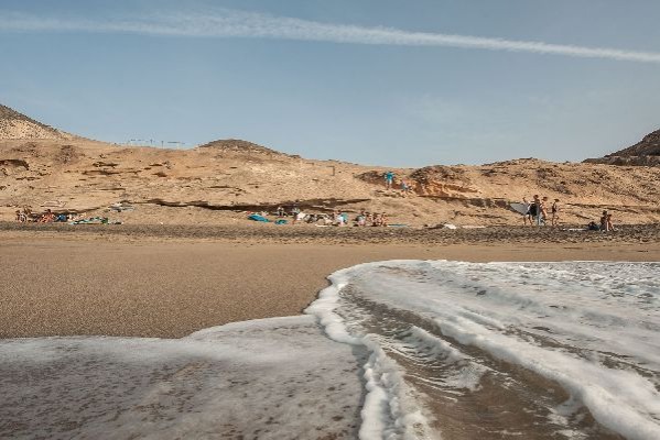 Waveguru Surfcamp (La Pared, Fuerteventura)