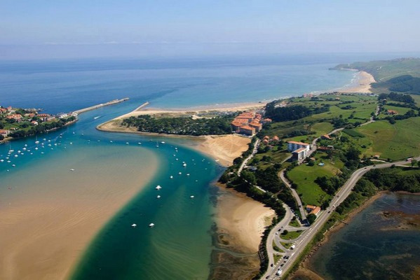 Surf House Sanvi (San Vicente de la Barquera, Spain)